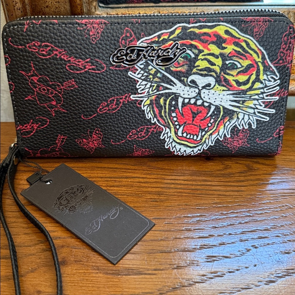 Ed Hardy Black and Red Tiger Wallet. Multi compartment storage.